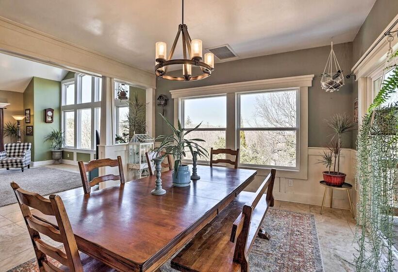 Lovely Lake Arrowhead Home W/ Private Hot Tub