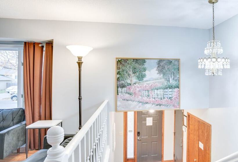 Lovely Minneapolis Home Near Target Field!