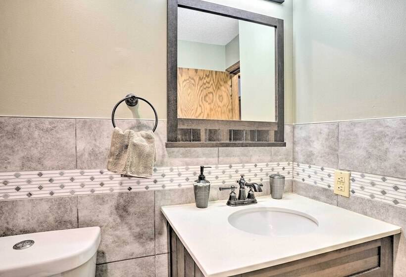 Lovely Minneapolis Home Near Target Field!