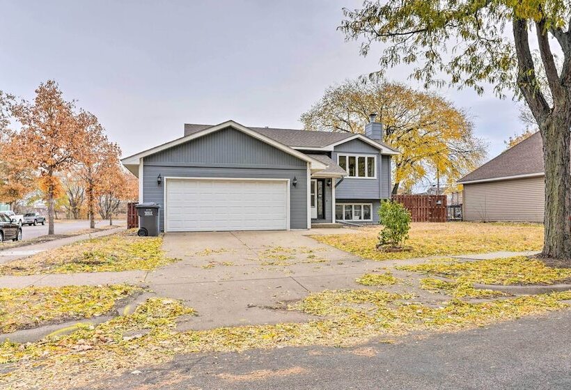 Lovely Minneapolis Home Near Target Field!