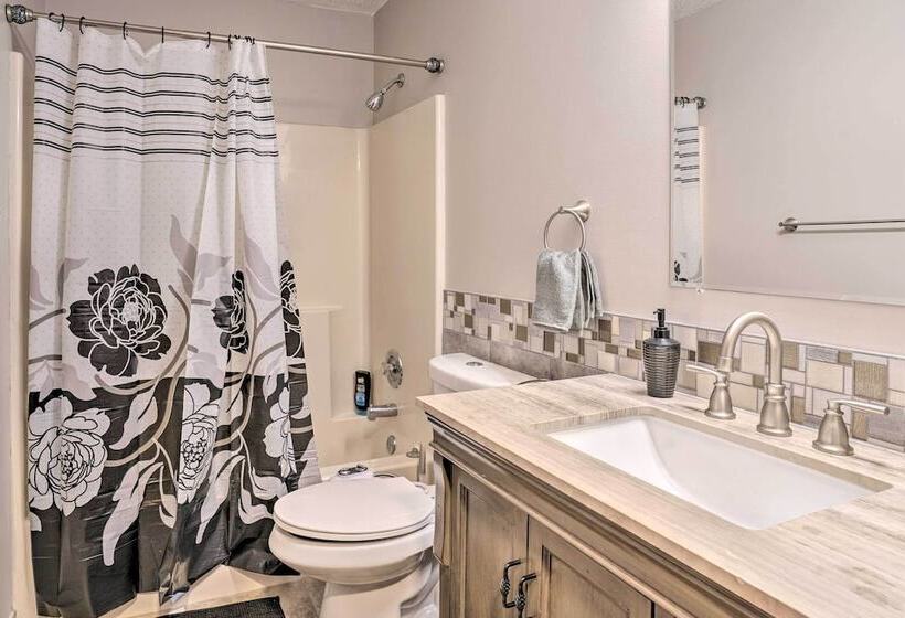 Lovely Minneapolis Home Near Target Field!