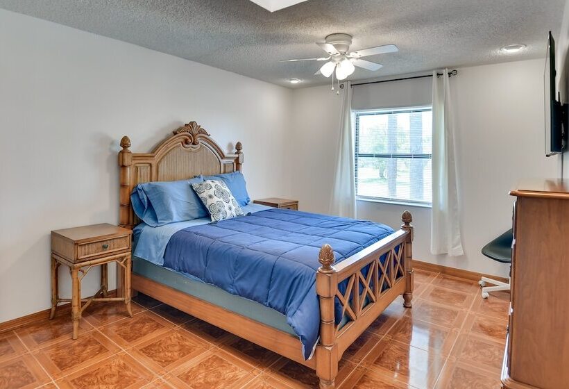 Lovely Palm Coast Retreat W/ Outdoor Kitchen