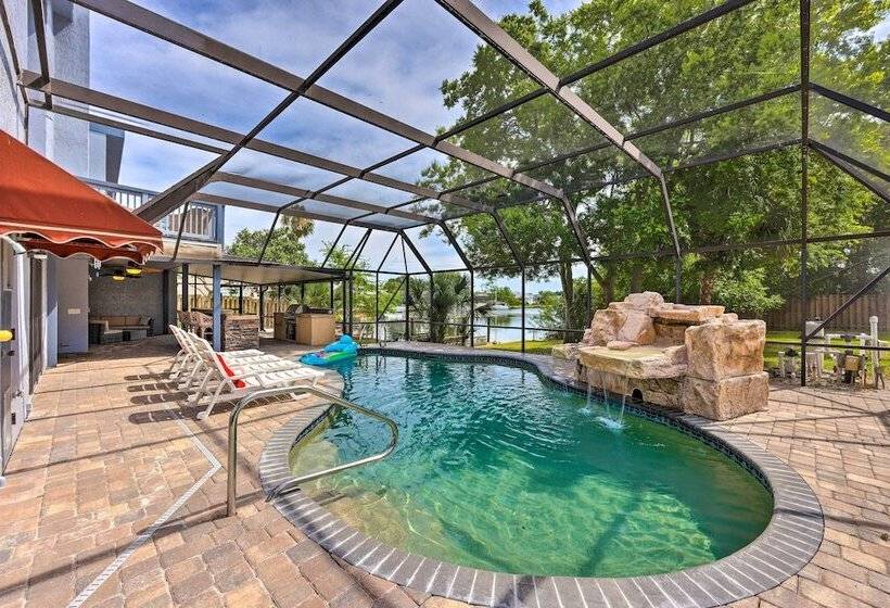 Lovely Palm Coast Retreat W/ Outdoor Kitchen