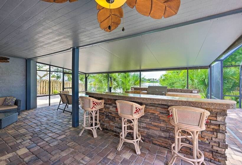 Lovely Palm Coast Retreat W/ Outdoor Kitchen