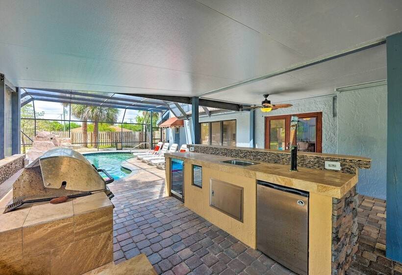 Lovely Palm Coast Retreat W/ Outdoor Kitchen