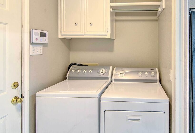 Lubbock Home W/ Deck & Yard 8 Miles To Ttu!