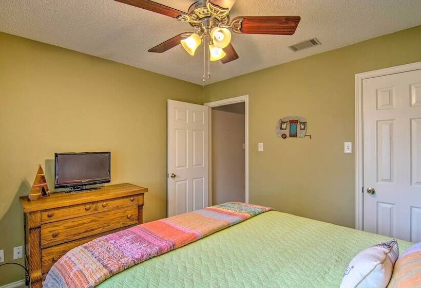 Lubbock Home W/ Deck & Yard 8 Miles To Ttu!