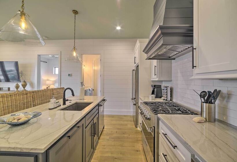 Luxe Beachfront Windmark Cottage W/ Deck!