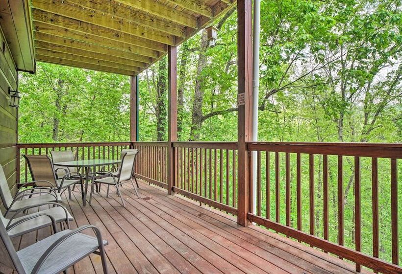 Pigeon Forge Cabin: Sauna, Saltwater Pool & Views!