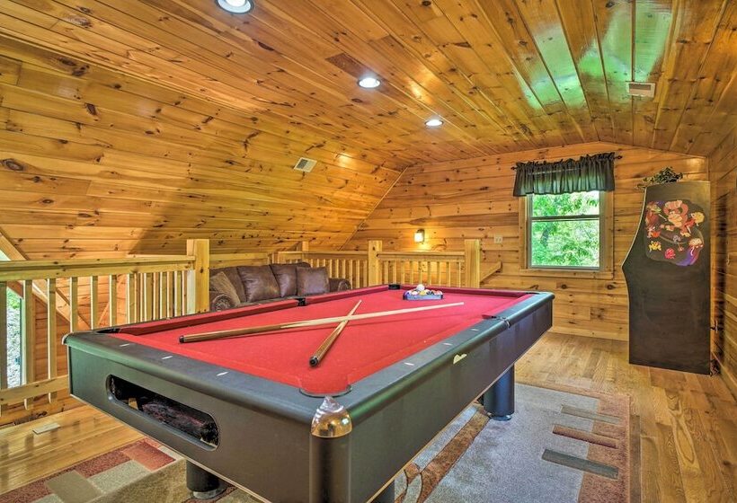 Pigeon Forge Cabin: Sauna, Saltwater Pool & Views!