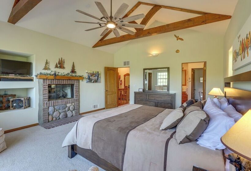 Luxe Lake Arrowhead Home W/ Deck, 3 Mi To Village!