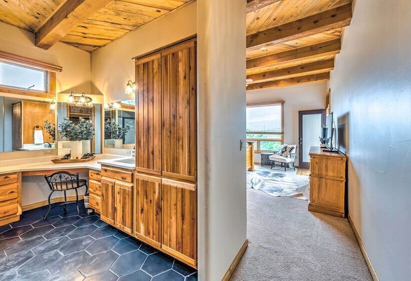 Luxe Ruidoso Home W/ Hot Tub + Mountain Views