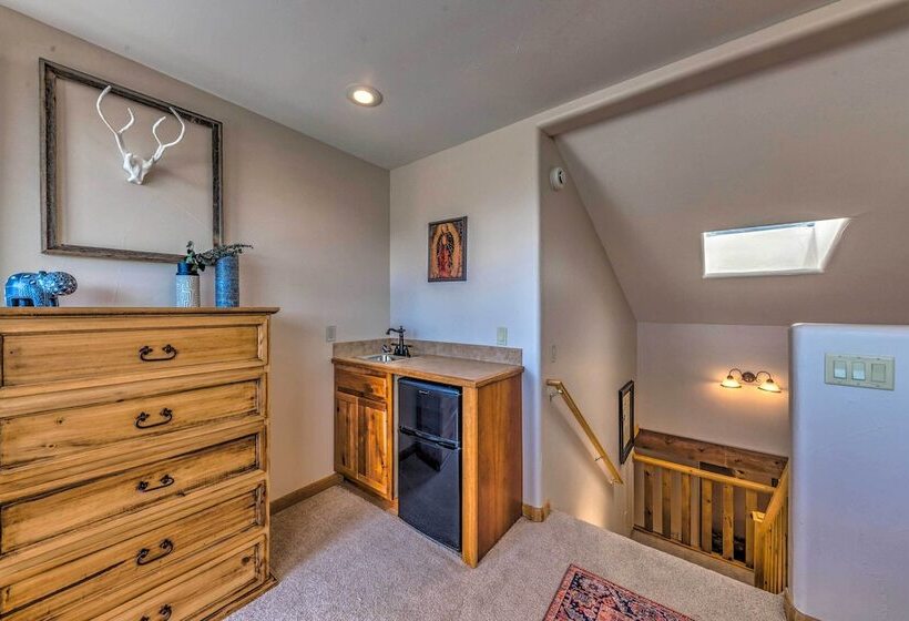 Luxe Ruidoso Home W/ Hot Tub + Mountain Views