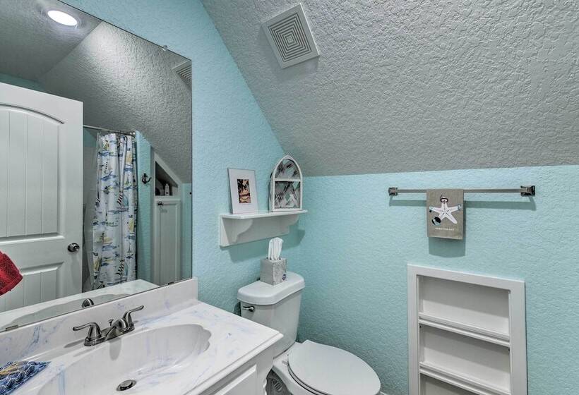 2 Blocks To Gulf: Surfside Beach Family Home!