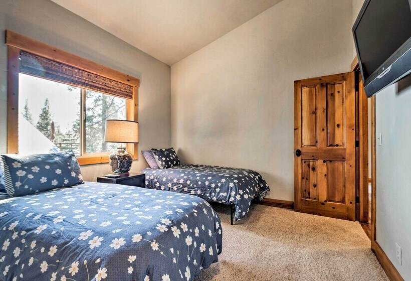 Truckee Escape W/ Hot Tub Near Ski Resorts