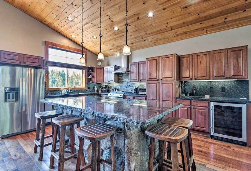 Truckee Escape W/ Hot Tub Near Ski Resorts