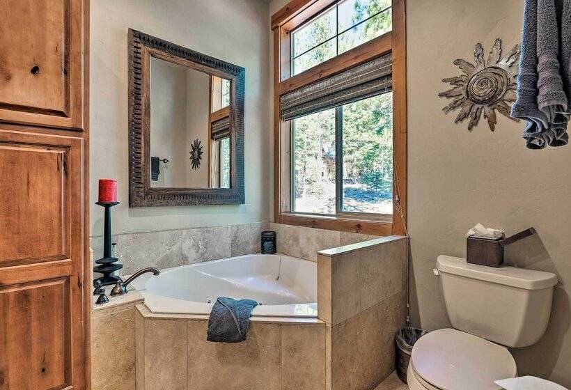 Truckee Escape W/ Hot Tub Near Ski Resorts