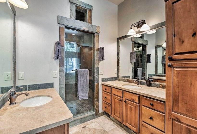 Truckee Escape W/ Hot Tub Near Ski Resorts