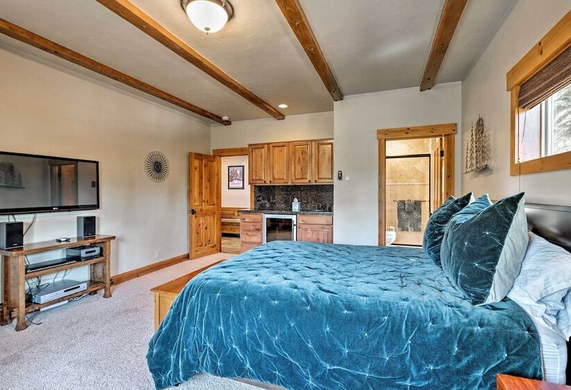 Truckee Escape W/ Hot Tub Near Ski Resorts