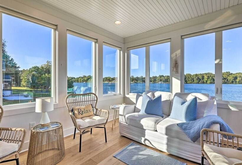 Waterfront Oasis On Tims Ford Lake: Pool/kayak!