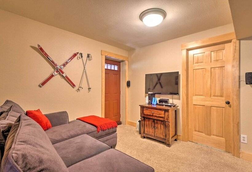 Luxury 4 Br Cabin: 2 King Suites On Shuttle Route