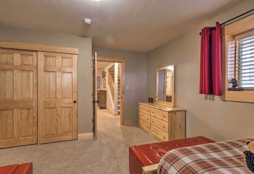 Luxury 4 Br Cabin: 2 King Suites On Shuttle Route