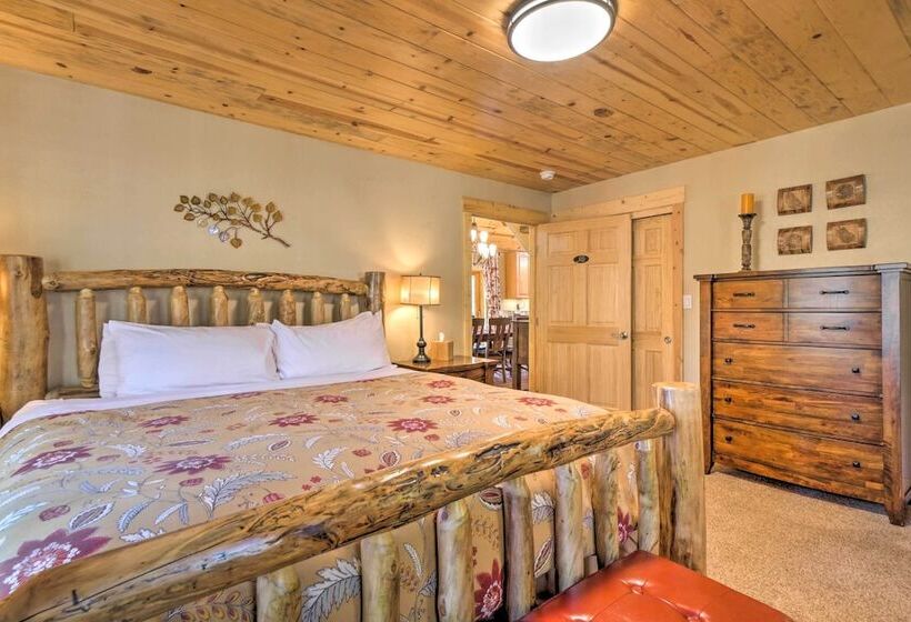 Luxury 4 Br Cabin: 2 King Suites On Shuttle Route
