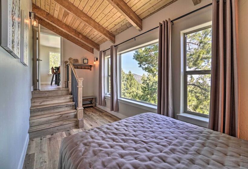 Luxe Reno Chalet W/ Mountain View: 3 Mi To Skiing!