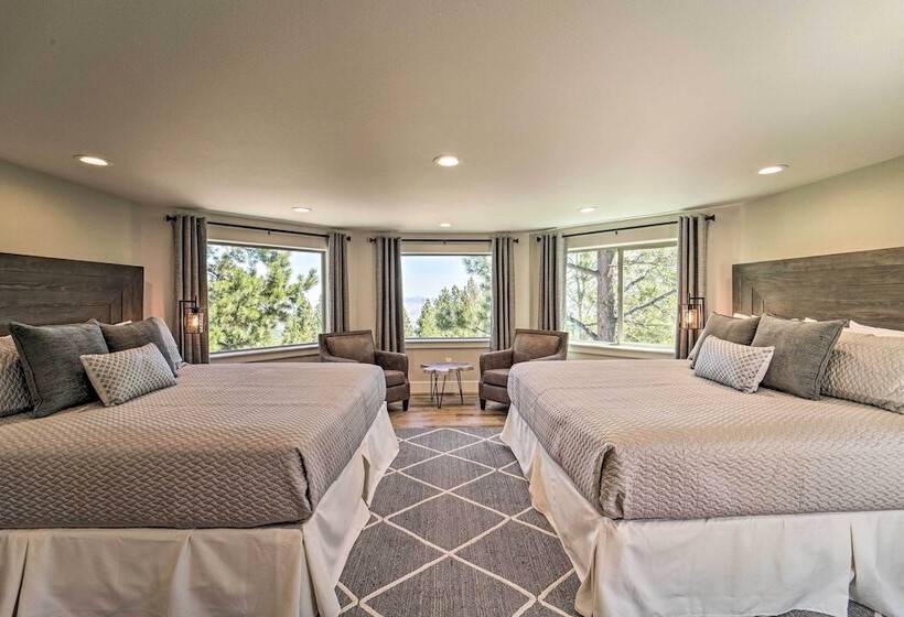 Luxe Reno Chalet W/ Mountain View: 3 Mi To Skiing!