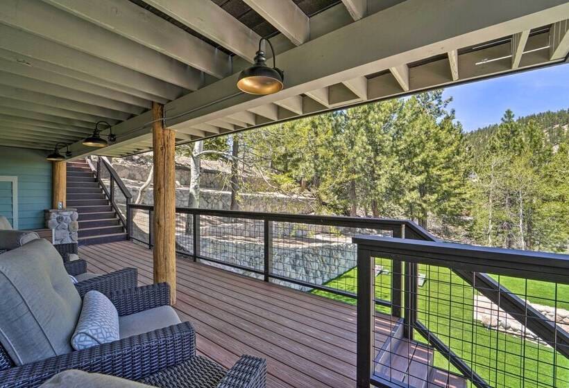 Luxe Reno Chalet W/ Mountain View: 3 Mi To Skiing!