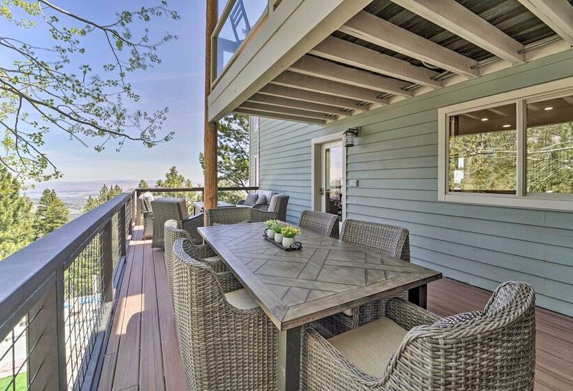 Luxe Reno Chalet W/ Mountain View: 3 Mi To Skiing!