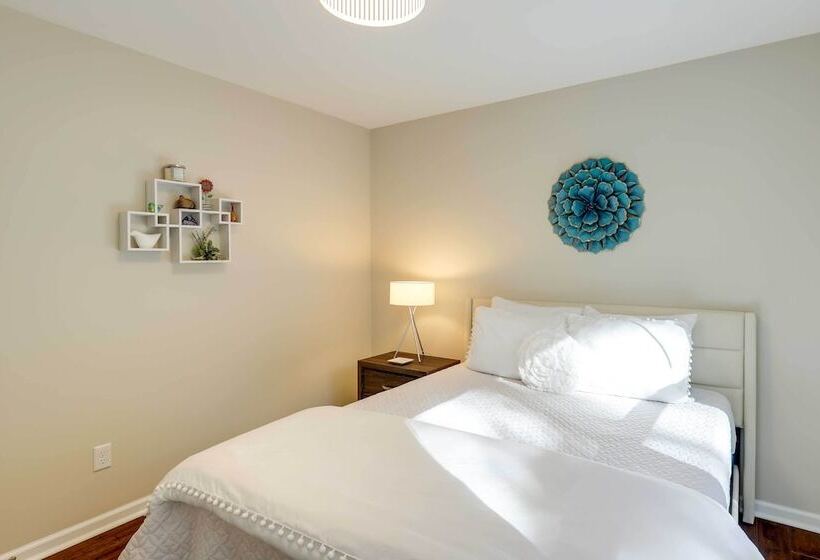 Luxe Mountain Home Near Ridgecrest & Asheville!