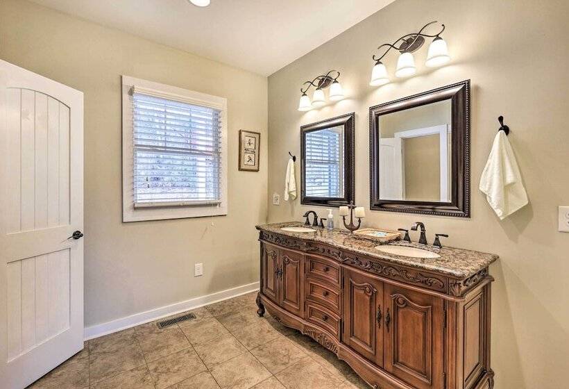 Modern Tims Ford Lake Home W/ Private Dock & Pool!