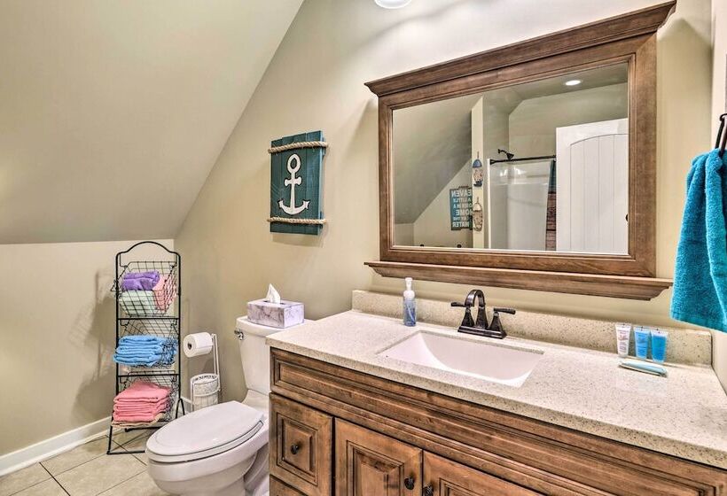 Modern Tims Ford Lake Home W/ Private Dock & Pool!