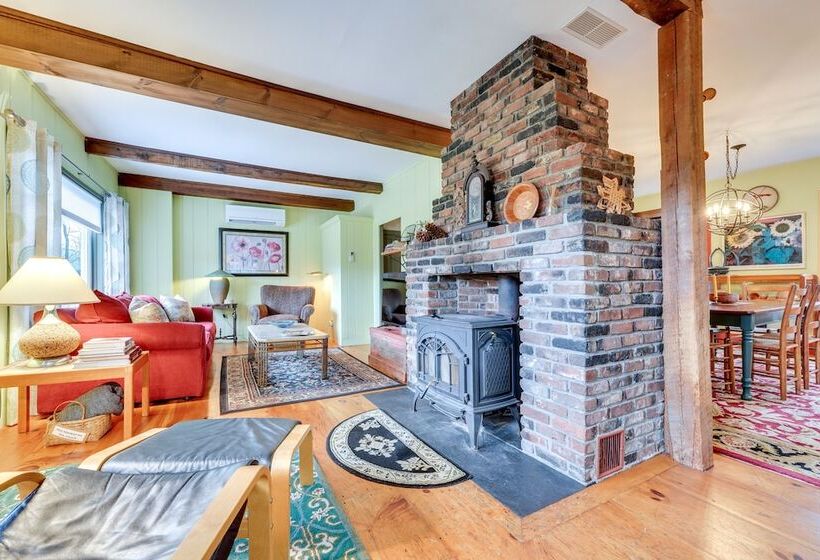 Manchester Center Home W/ Green Mtn Views!