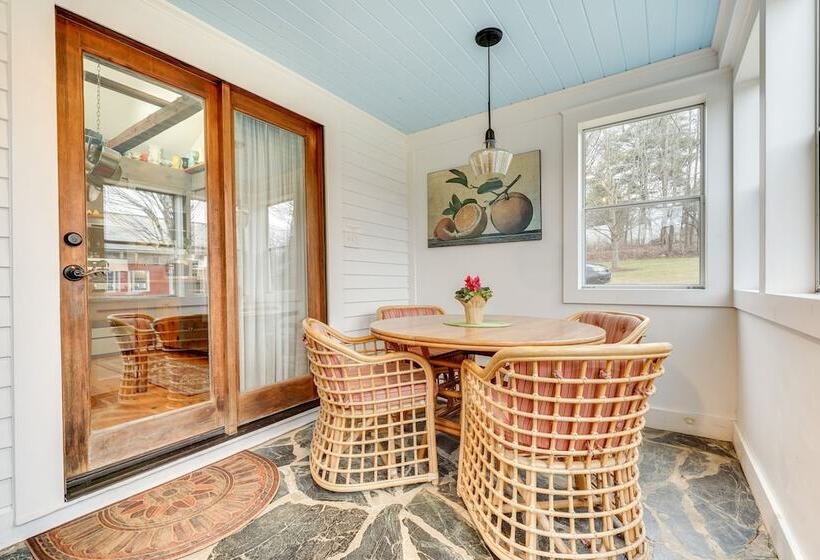 Manchester Center Home W/ Green Mtn Views!