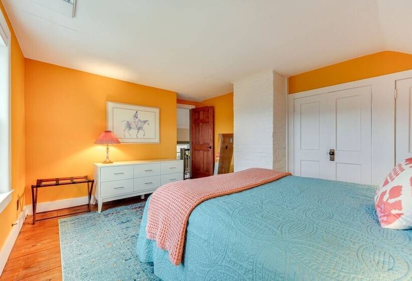 Manchester Center Home W/ Green Mtn Views!