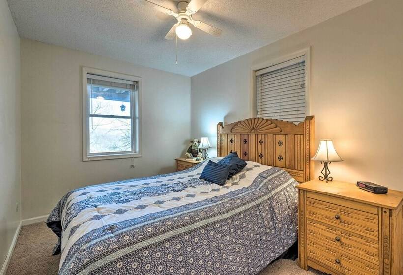 Massanutten Retreat W/ Double Deck & Mtn View!