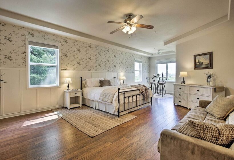 Mcminnville Wine Country Home W/ Hot Tub+deck