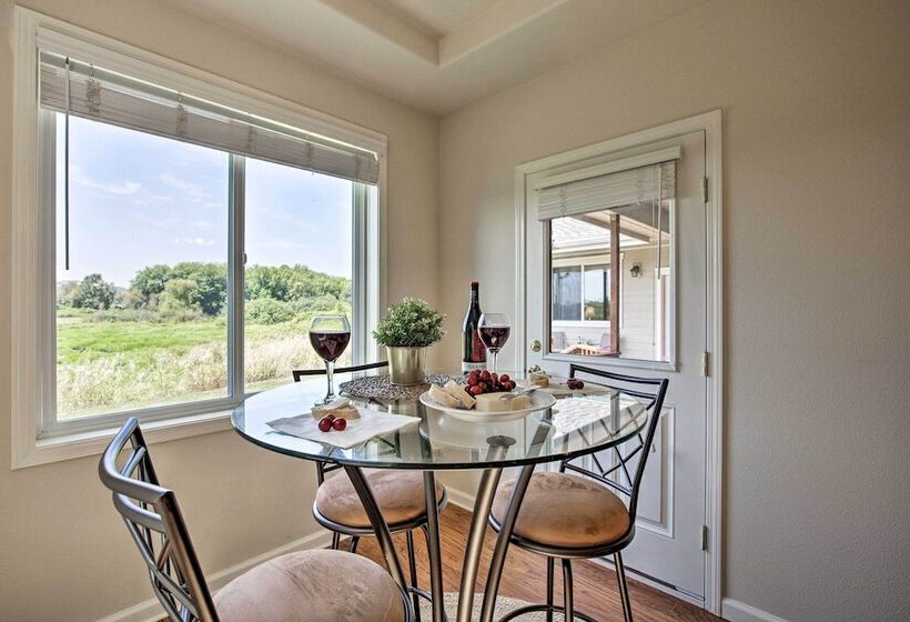 Mcminnville Wine Country Home W/ Hot Tub+deck