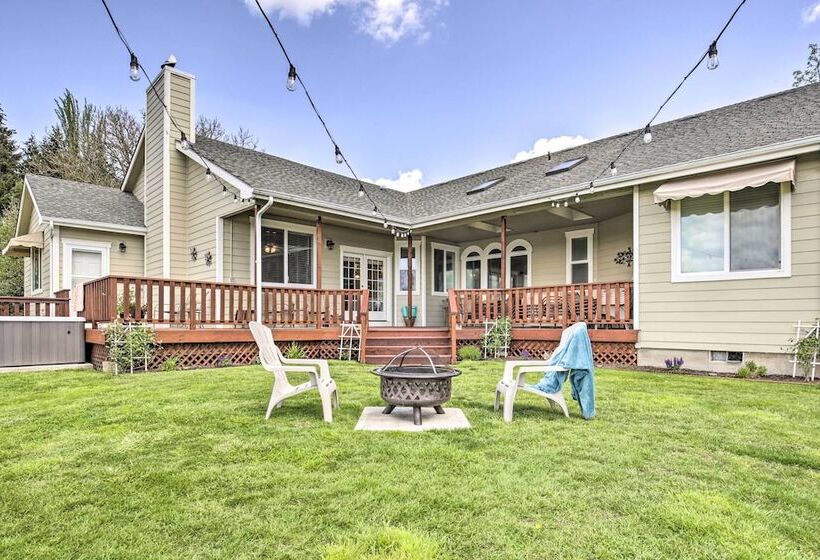 Mcminnville Wine Country Home W/ Hot Tub+deck