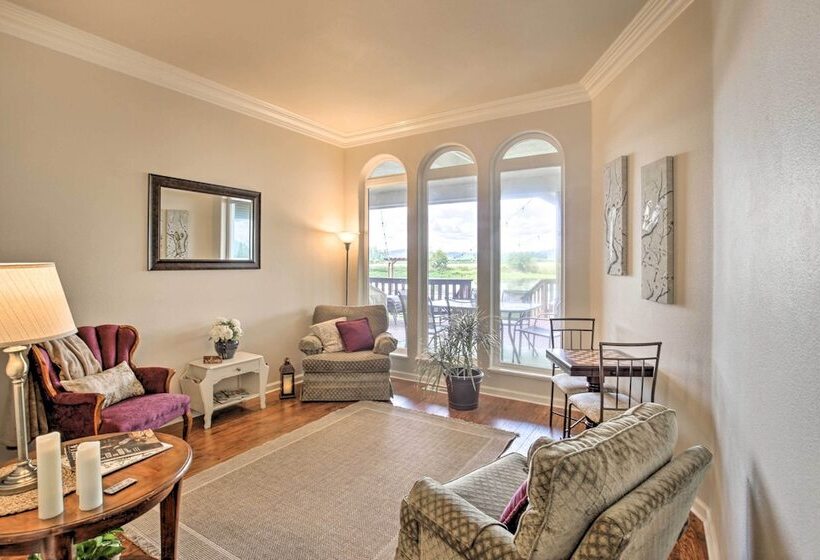 Mcminnville Wine Country Home W/ Hot Tub+deck