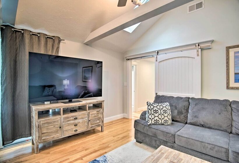 South Yarmouth Retreat W/ Grill: Walk To Beach!