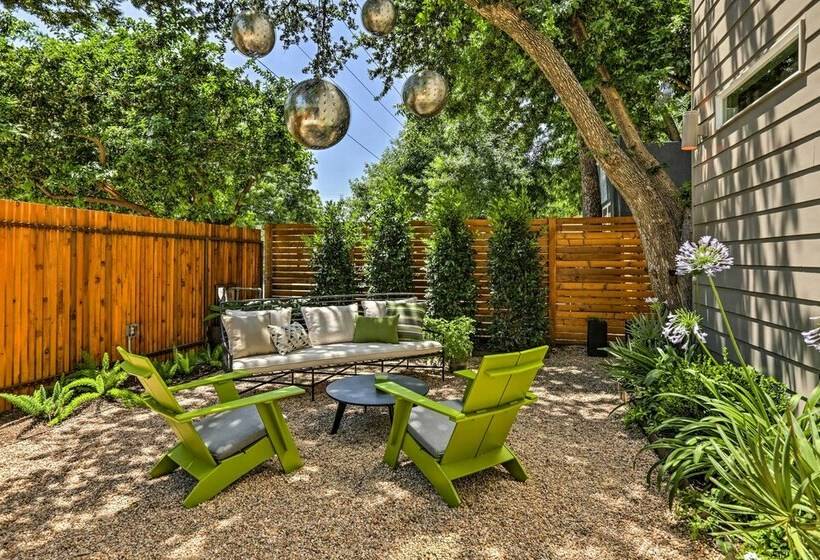 Mod Austin House W/ Deck, Yard & Walkable Location