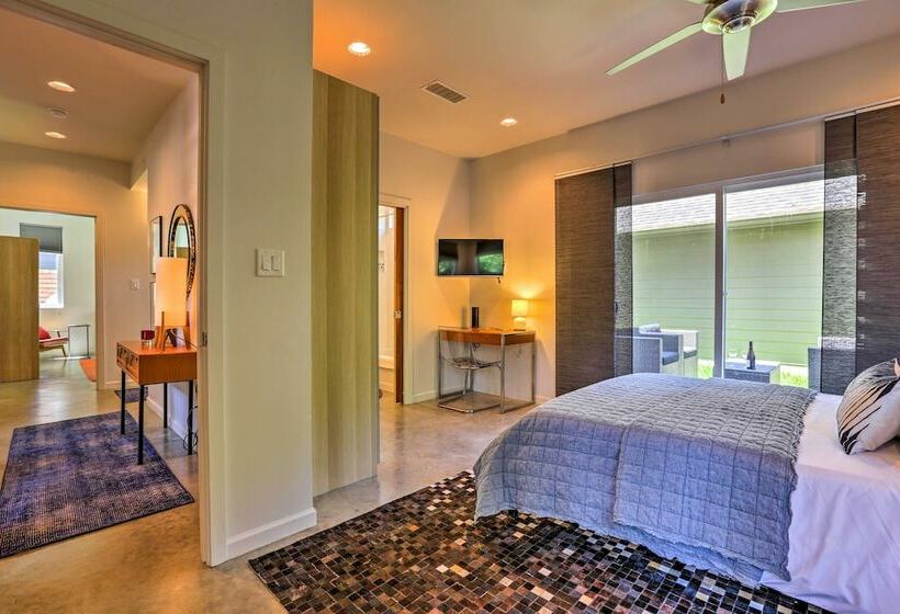 Mod Austin House W/ Deck, Yard & Walkable Location