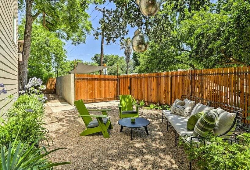 Mod Austin House W/ Deck, Yard & Walkable Location