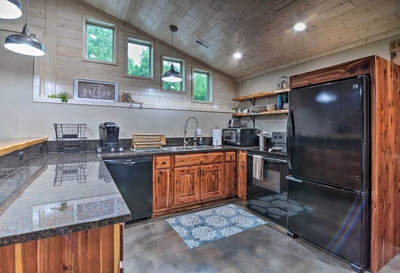 Modern Arcadia Farmhouse On 80 Acres W/ Fire Pit!