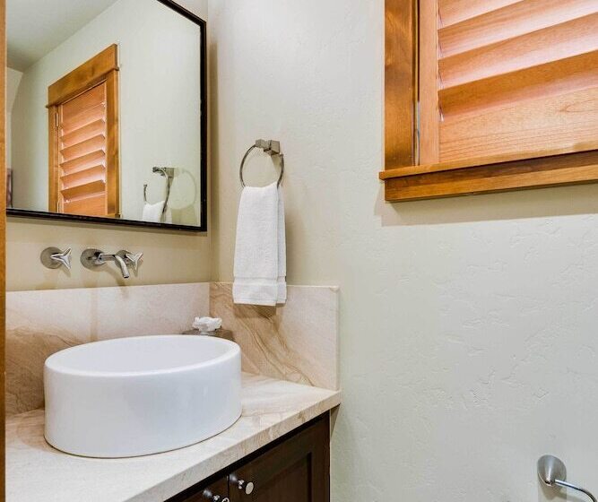 Downtown Breckenridge Cottage: Walk To Main St!