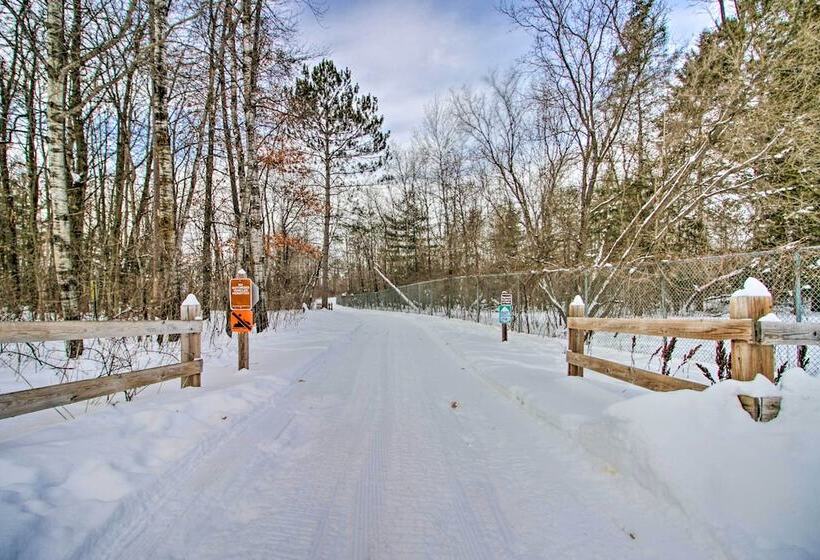 Modern Crosby Retreat < 1 Mi To Serpent Lake!