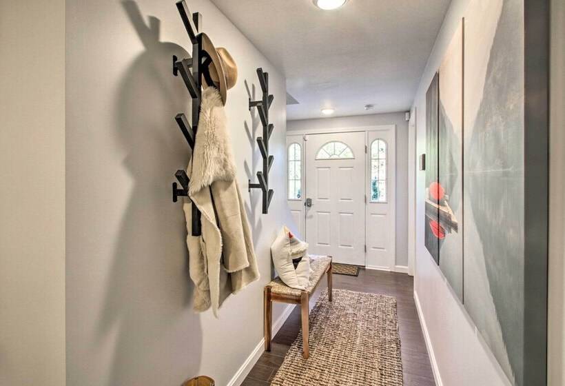 Modern Family Home ~ 10 Mi To Ski Cranmore Mtn!